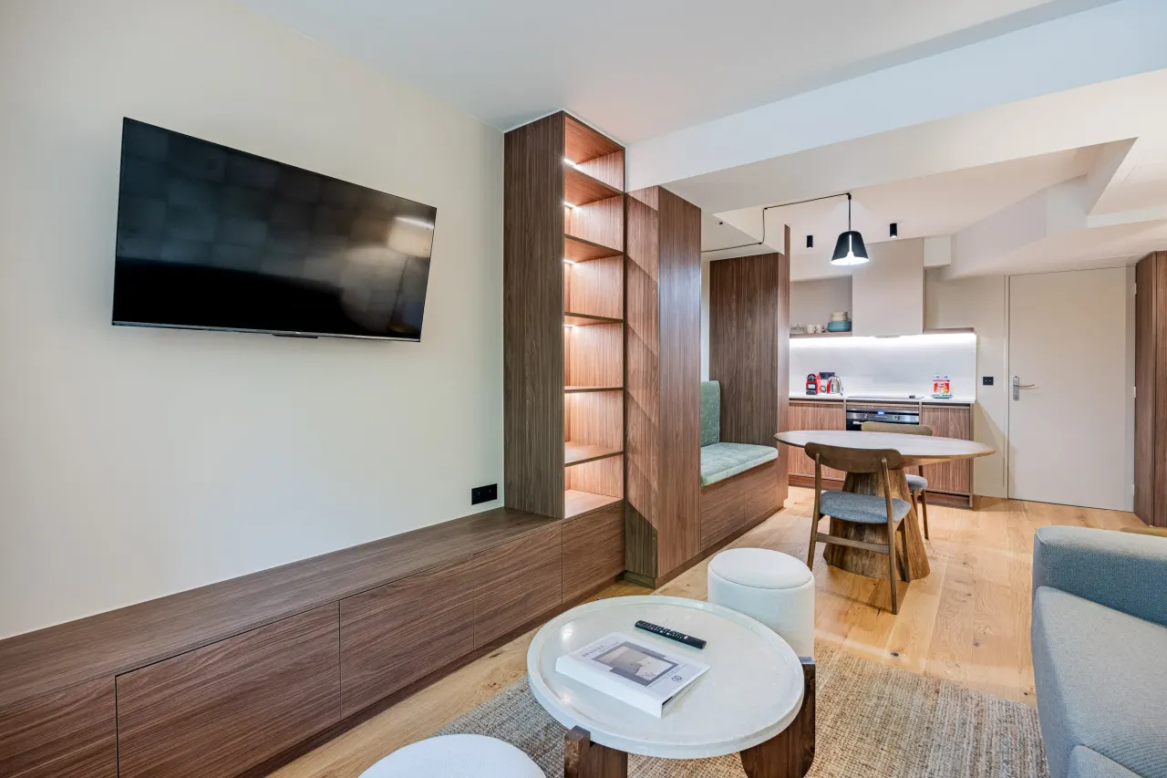 LovelyFlat-SacréCoeurMontmartre-Swimmingpool 5