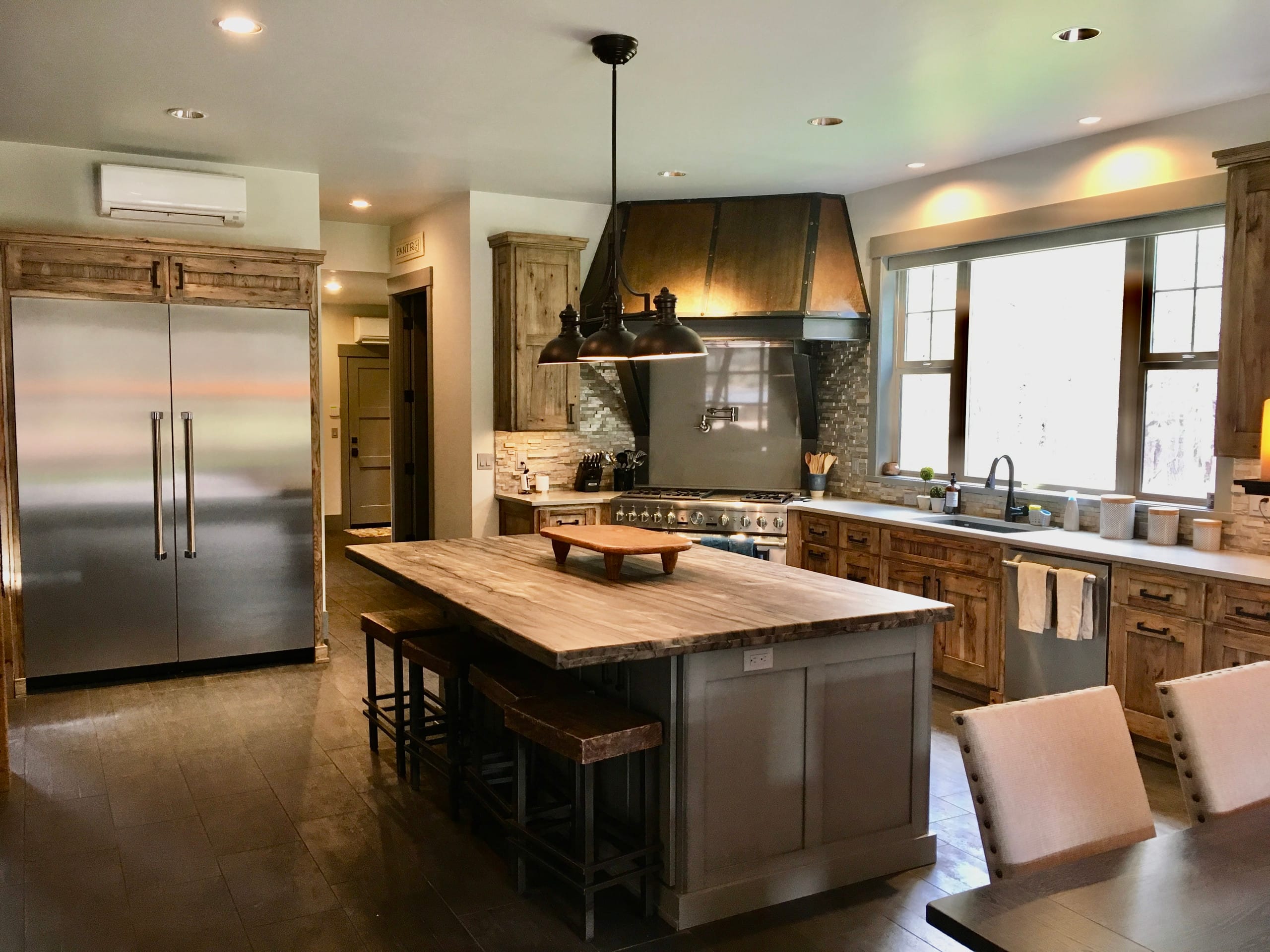 Deschutes Forest Lodge - An Estate in the Woods! 9
