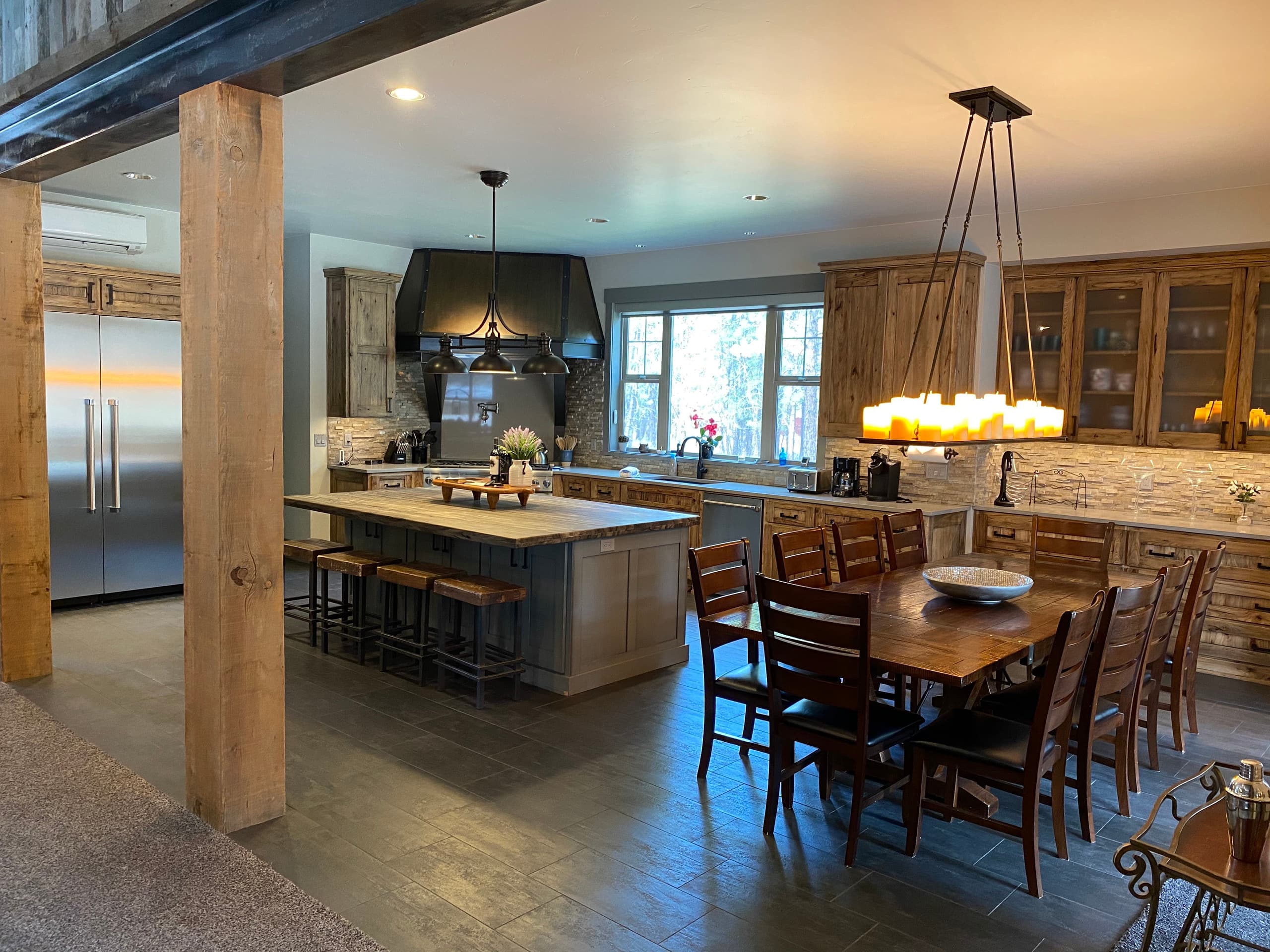 Deschutes Forest Lodge - An Estate in the Woods! 37