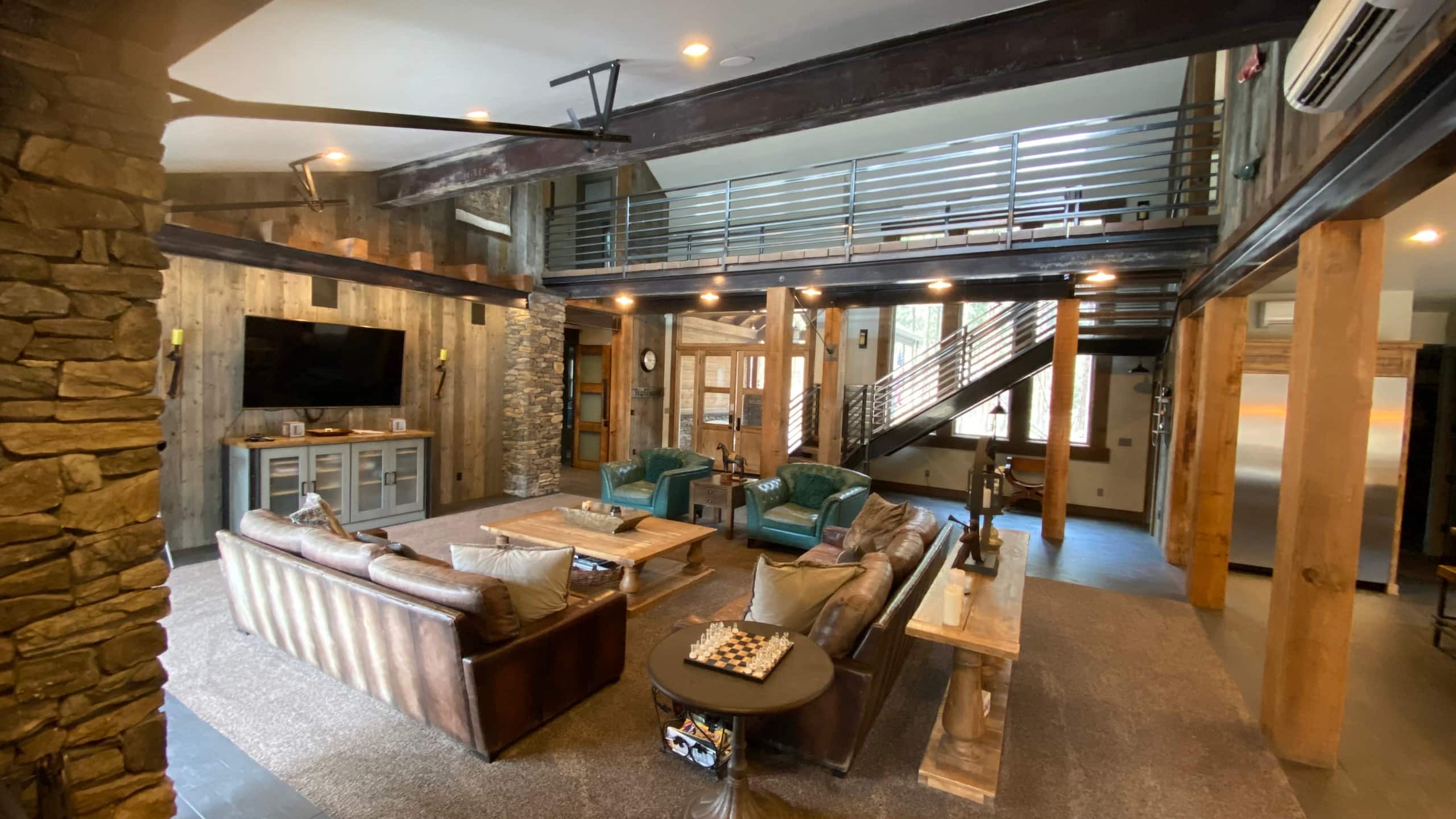 Deschutes Forest Lodge - An Estate in the Woods! — photo 5