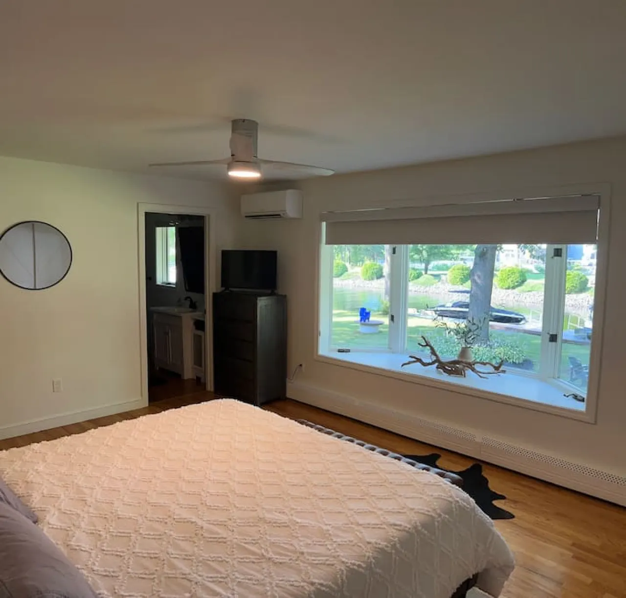 3 Beach Road Amazing HUGE 6 bdrm Waterfront Home on Sebago Lake 14