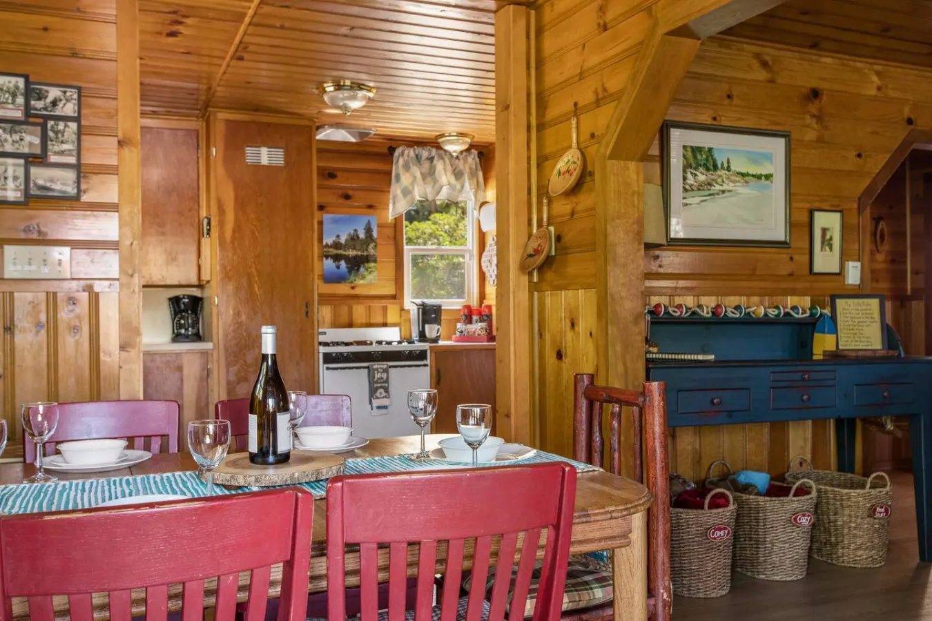 Boulder Bay Getaway Mountain View Deck & BBQ 9