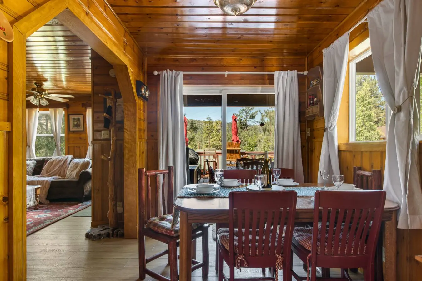 Boulder Bay Getaway Mountain View Deck & BBQ 10