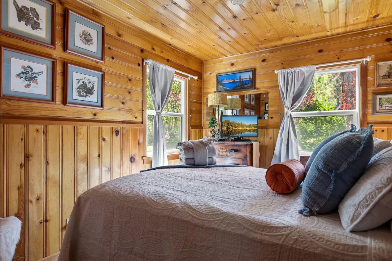 Boulder Bay Getaway Mountain View Deck & BBQ 20