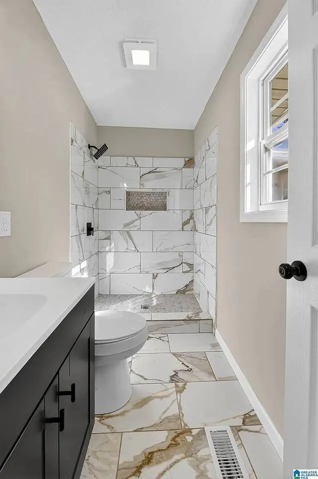 Modern 4Br Retreat on Woodard. 2 mile to the Depot — photo 5