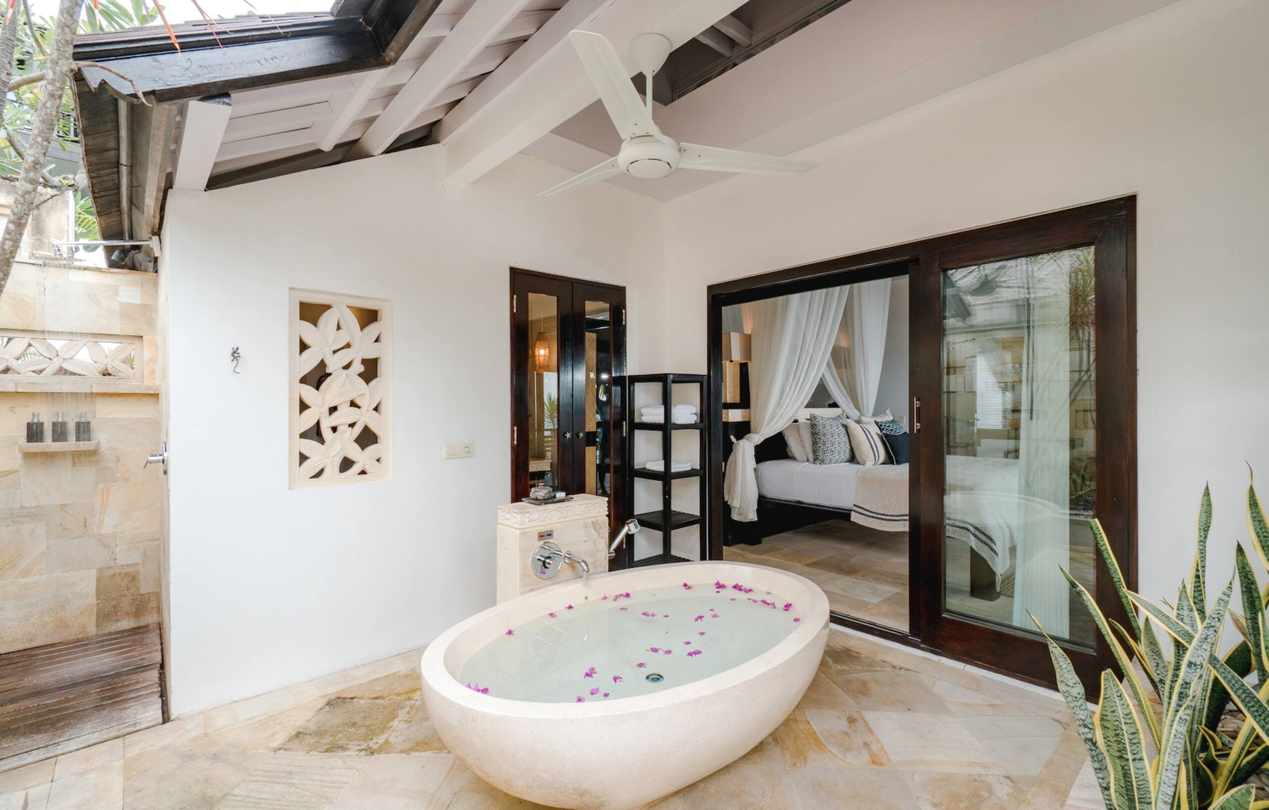 Batu Karang - One Bedroom Villa — photo 4