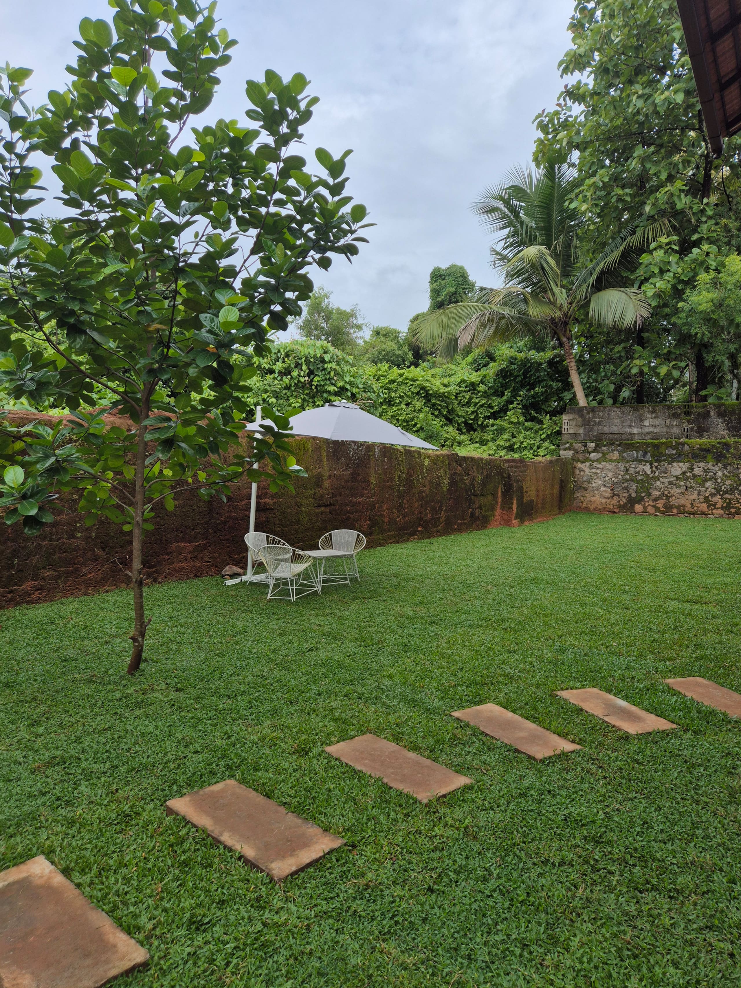 Jolly's Nature Home | AC Rooms | Private backyard 2