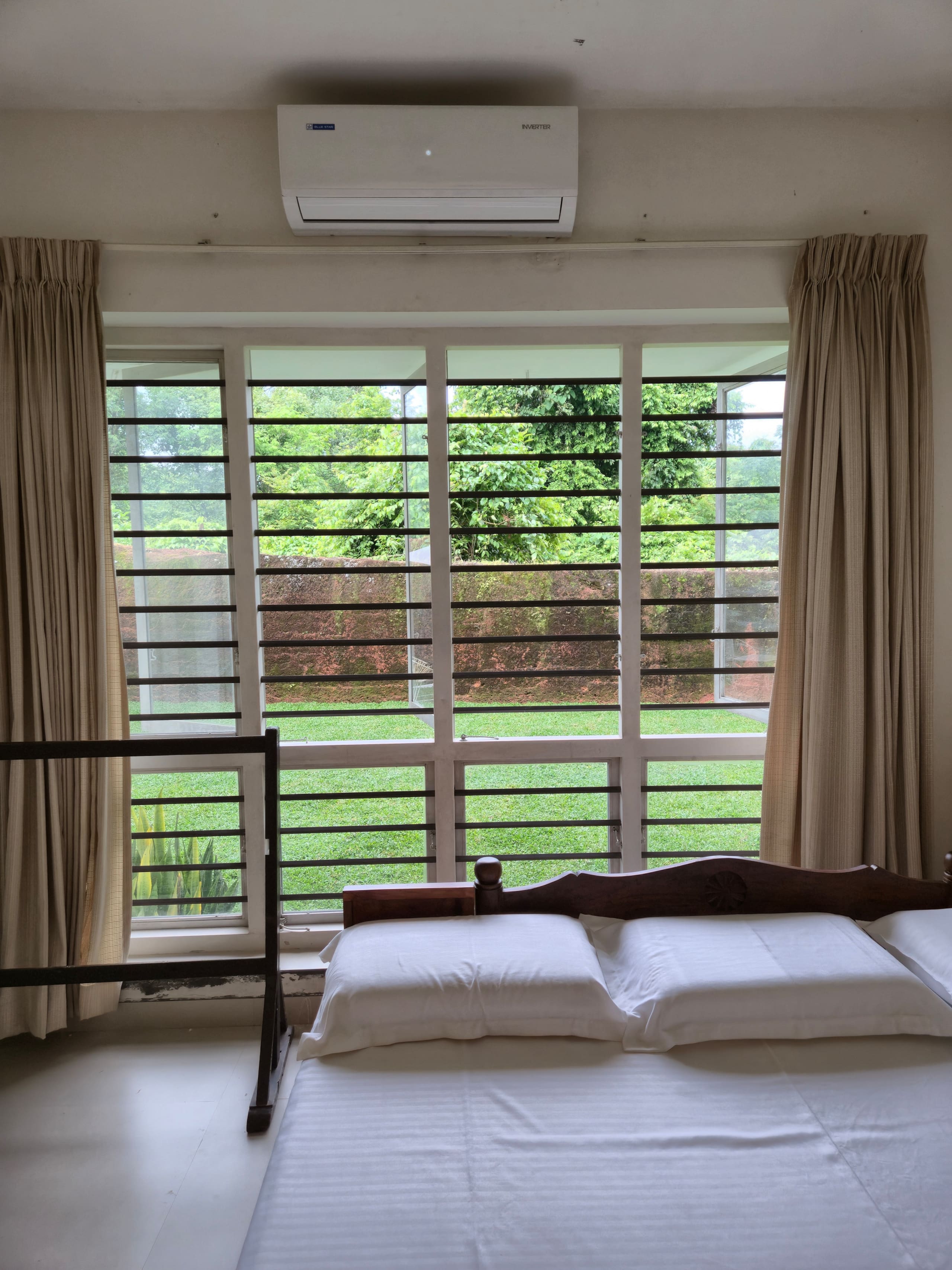 Jolly's Nature Home | AC Rooms | Private backyard 19