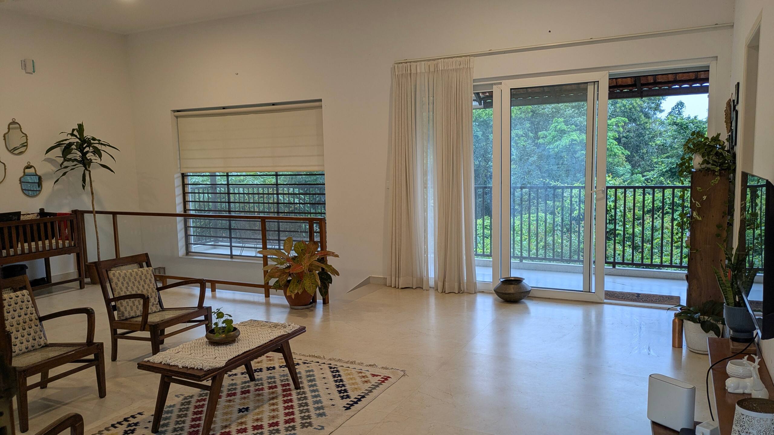 Jolly's Nature Home | AC Rooms | Private backyard 9