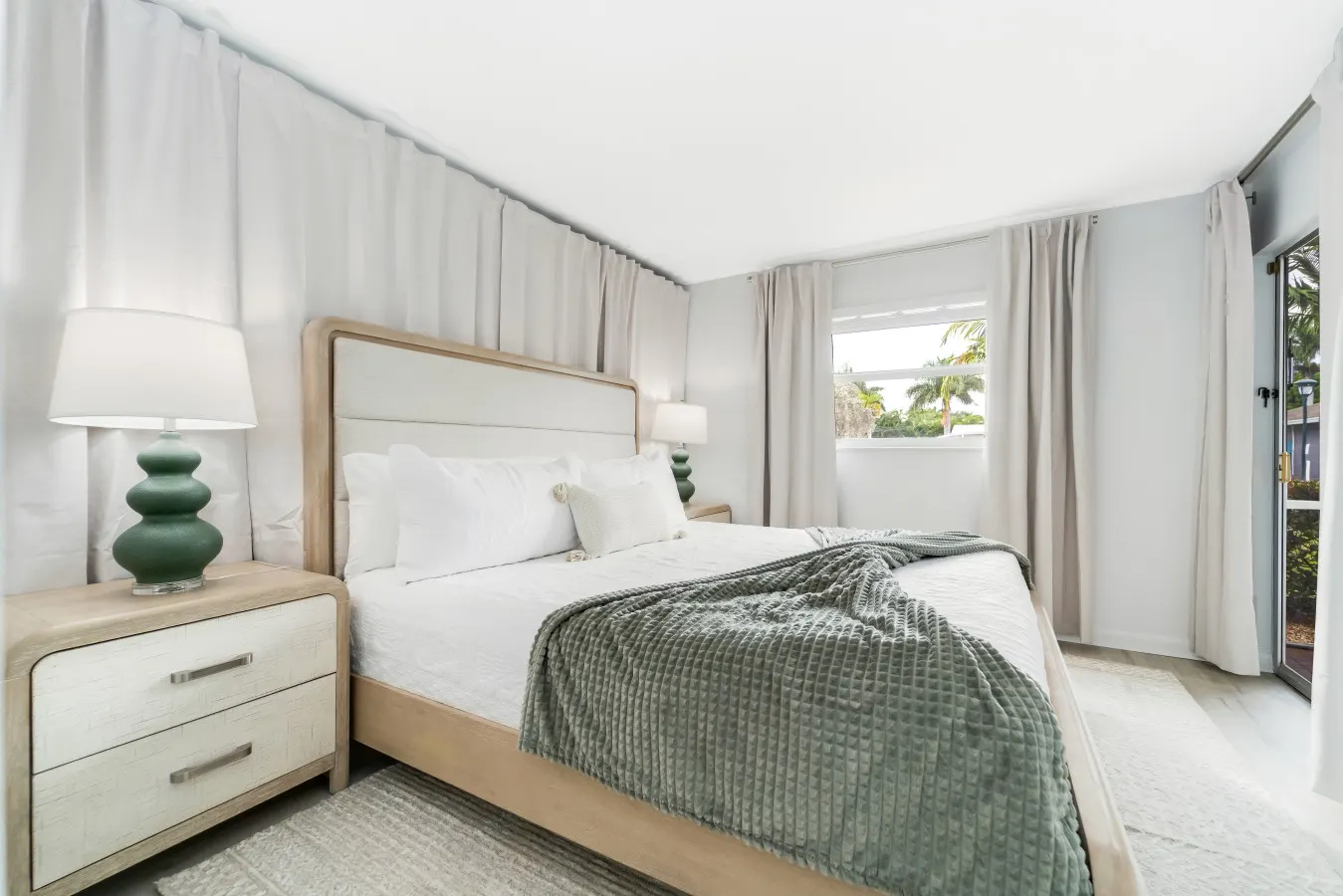 Emerald Oasis Naples Luxury Stay by 5th Ave 4