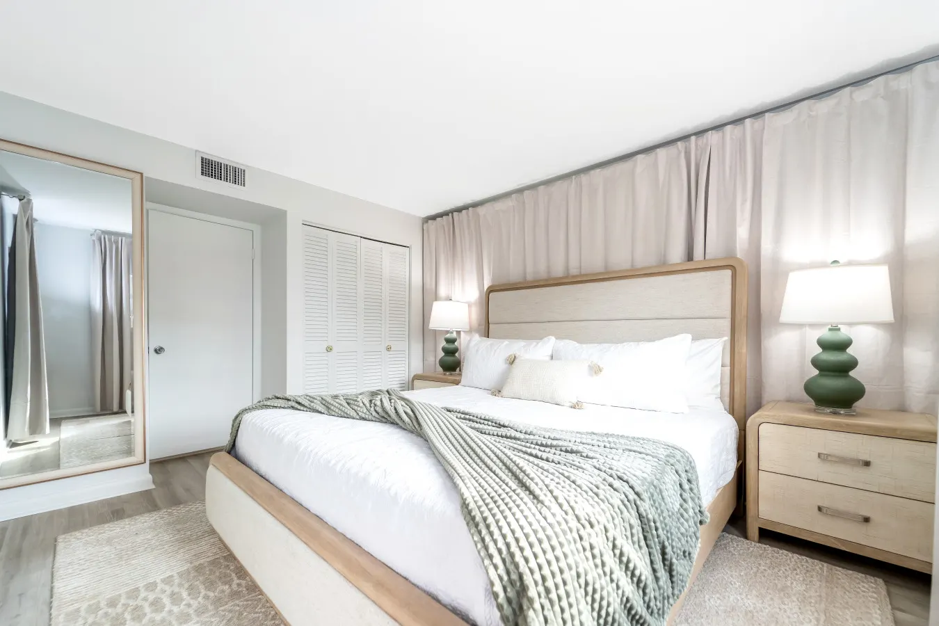 Emerald Oasis Naples Luxury Stay by 5th Ave 5
