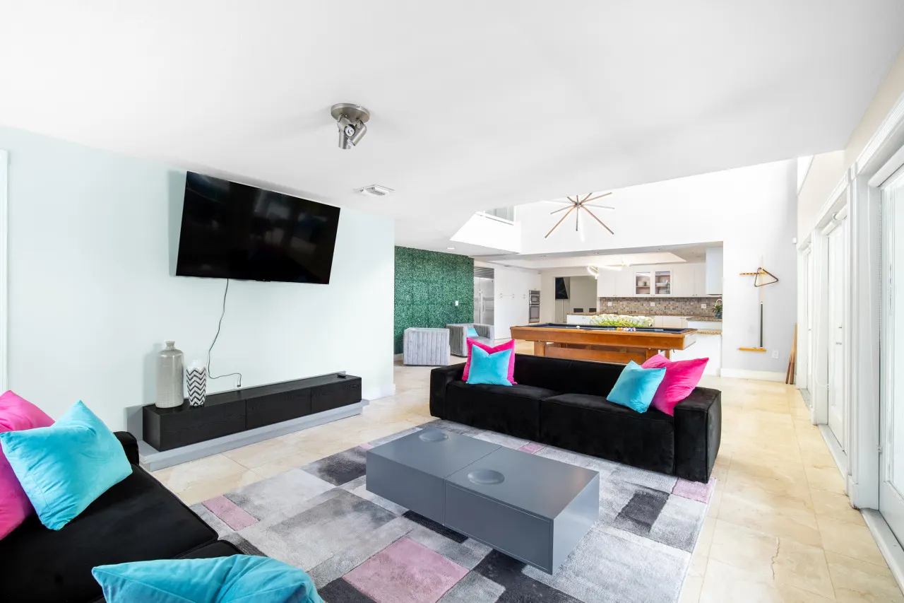 Villa Perla 6BR 4BA for 18 Pool, Pool Table, Billiards, Outdoor Living & Dine, Grill and More Miami Shores 10