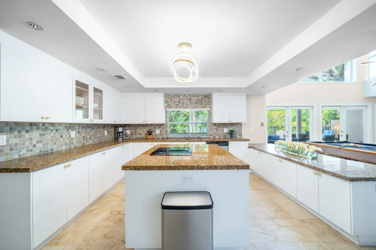 Villa Perla 6BR 4BA for 18 Pool, Pool Table, Billiards, Outdoor Living & Dine, Grill and More Miami Shores 13