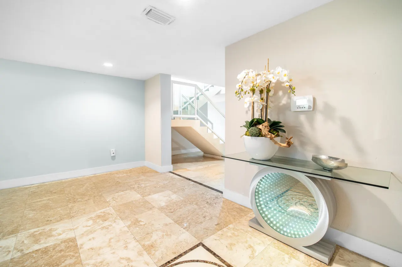 Villa Perla 6BR 4BA for 18 Pool, Pool Table, Billiards, Outdoor Living & Dine, Grill and More Miami Shores 15