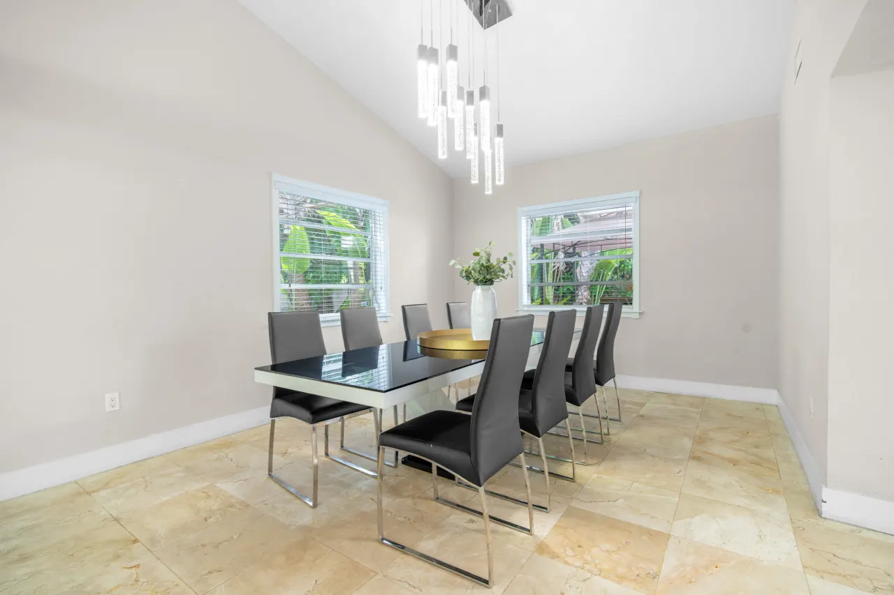 Villa Perla 6BR 4BA for 18 Pool, Pool Table, Billiards, Outdoor Living & Dine, Grill and More Miami Shores 16