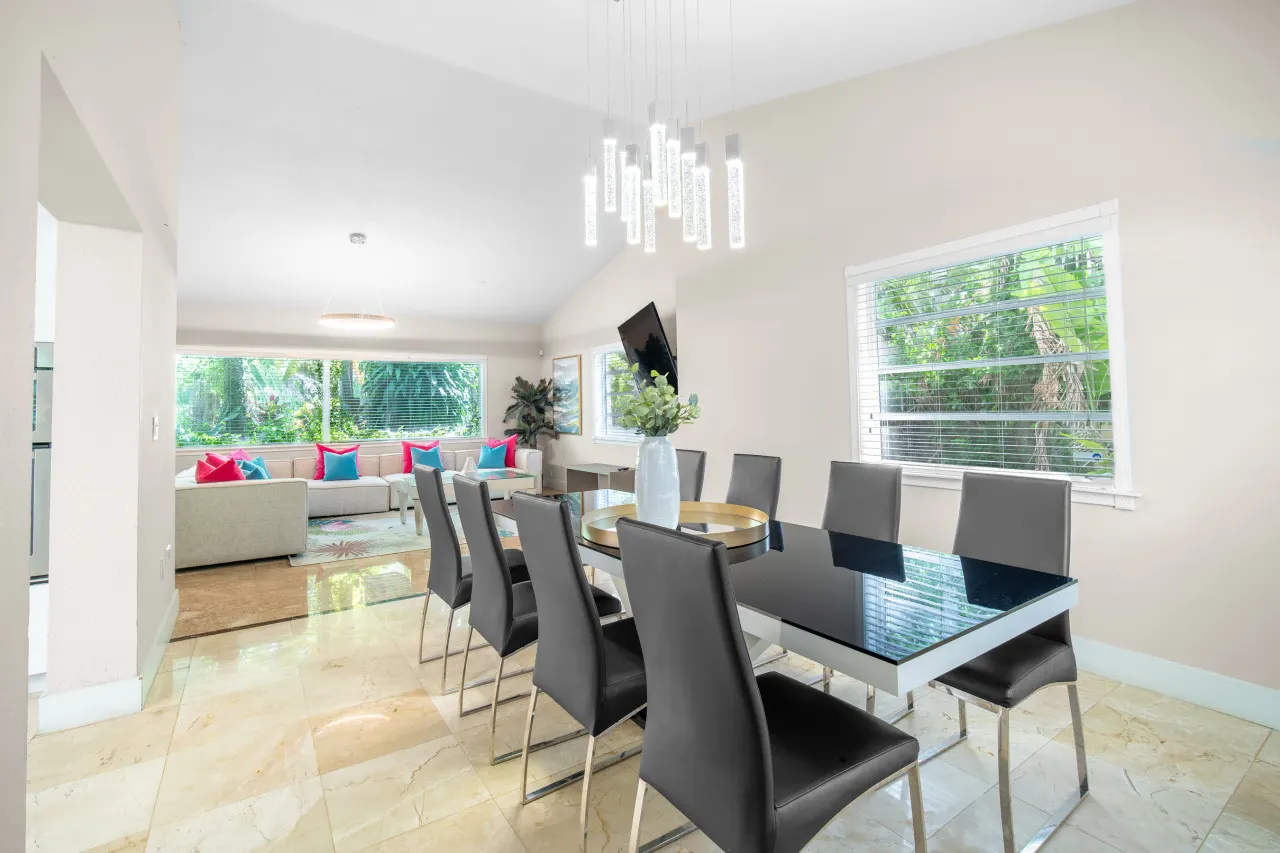 Villa Perla 6BR 4BA for 18 Pool, Pool Table, Billiards, Outdoor Living & Dine, Grill and More Miami Shores 17