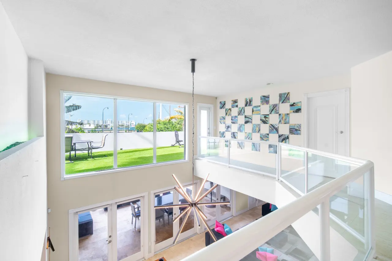 Villa Perla 6BR 4BA for 18 Pool, Pool Table, Billiards, Outdoor Living & Dine, Grill and More Miami Shores 18