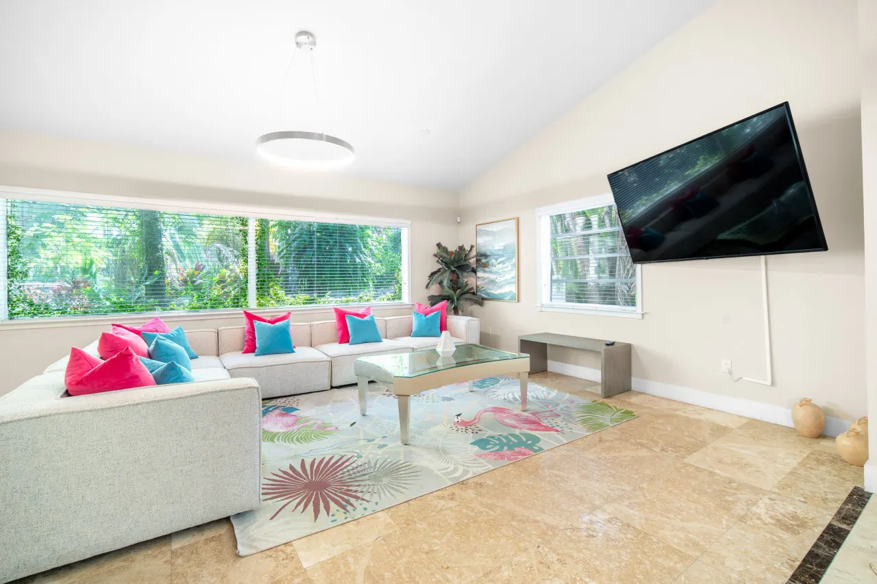 Villa Perla 6BR 4BA for 18 Pool, Pool Table, Billiards, Outdoor Living & Dine, Grill and More Miami Shores 7