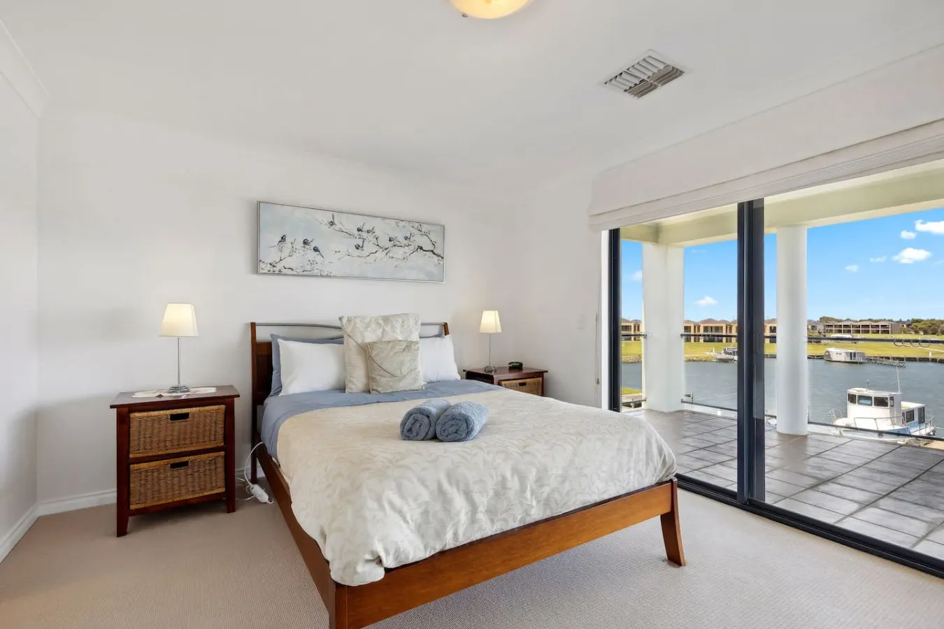 Marina Views - Waterfront Family Escape with Dock — photo 2
