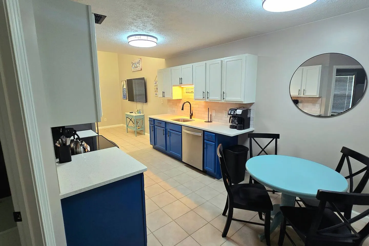 5924- Updated 2BR Duplex 4 Blocks to Beach-Sleeps6 7