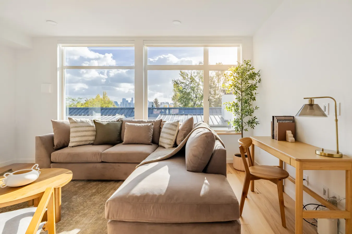 NEW Queen Anne View Retreat Sleeps 8 w/ A/C 2