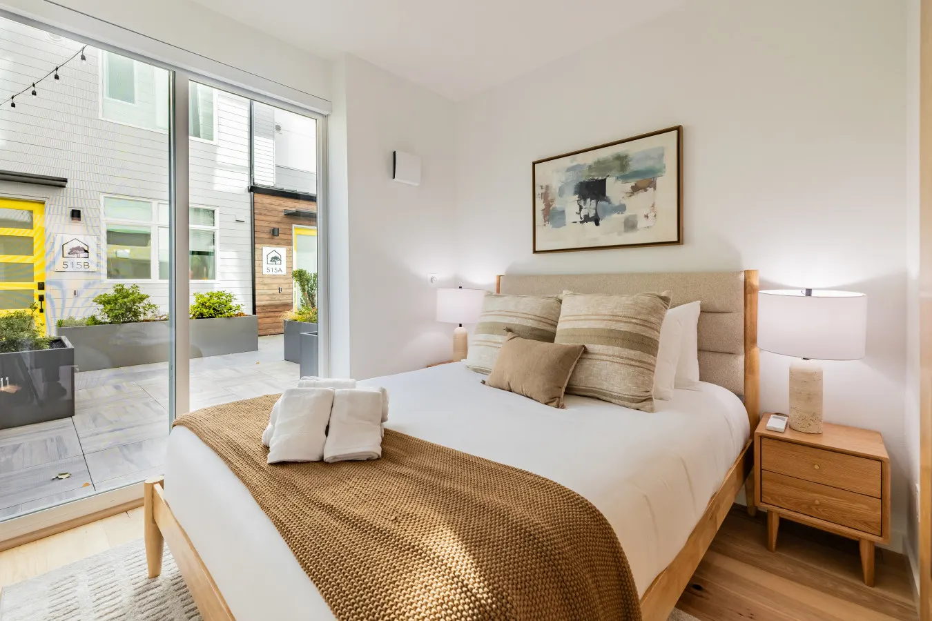 NEW Queen Anne View Retreat Sleeps 8 w/ A/C 11