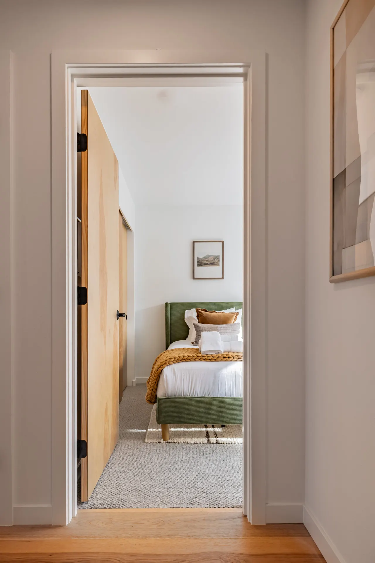 NEW Queen Anne View Retreat Sleeps 8 w/ A/C 19