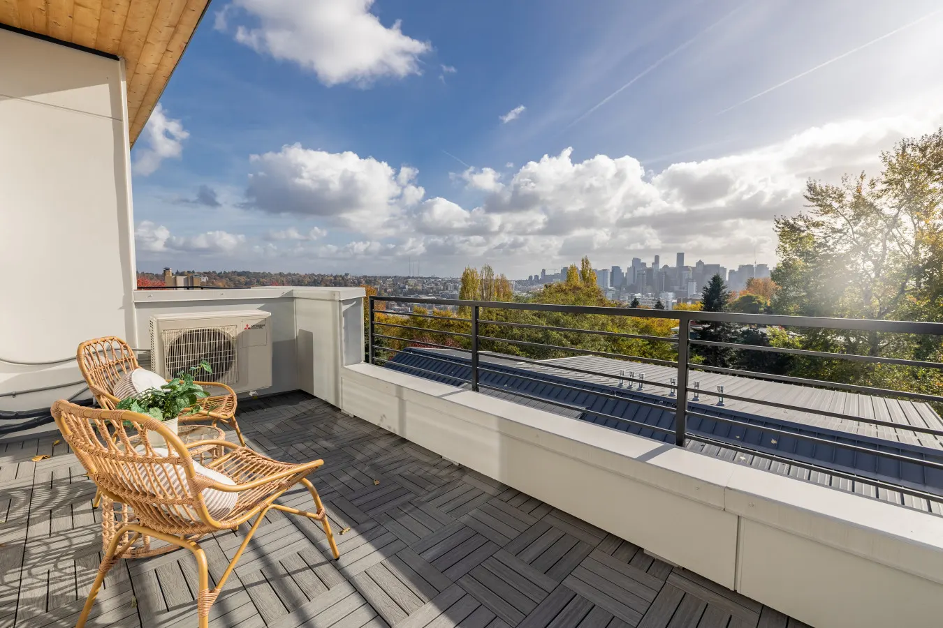 NEW Queen Anne View Retreat Sleeps 8 w/ A/C 4