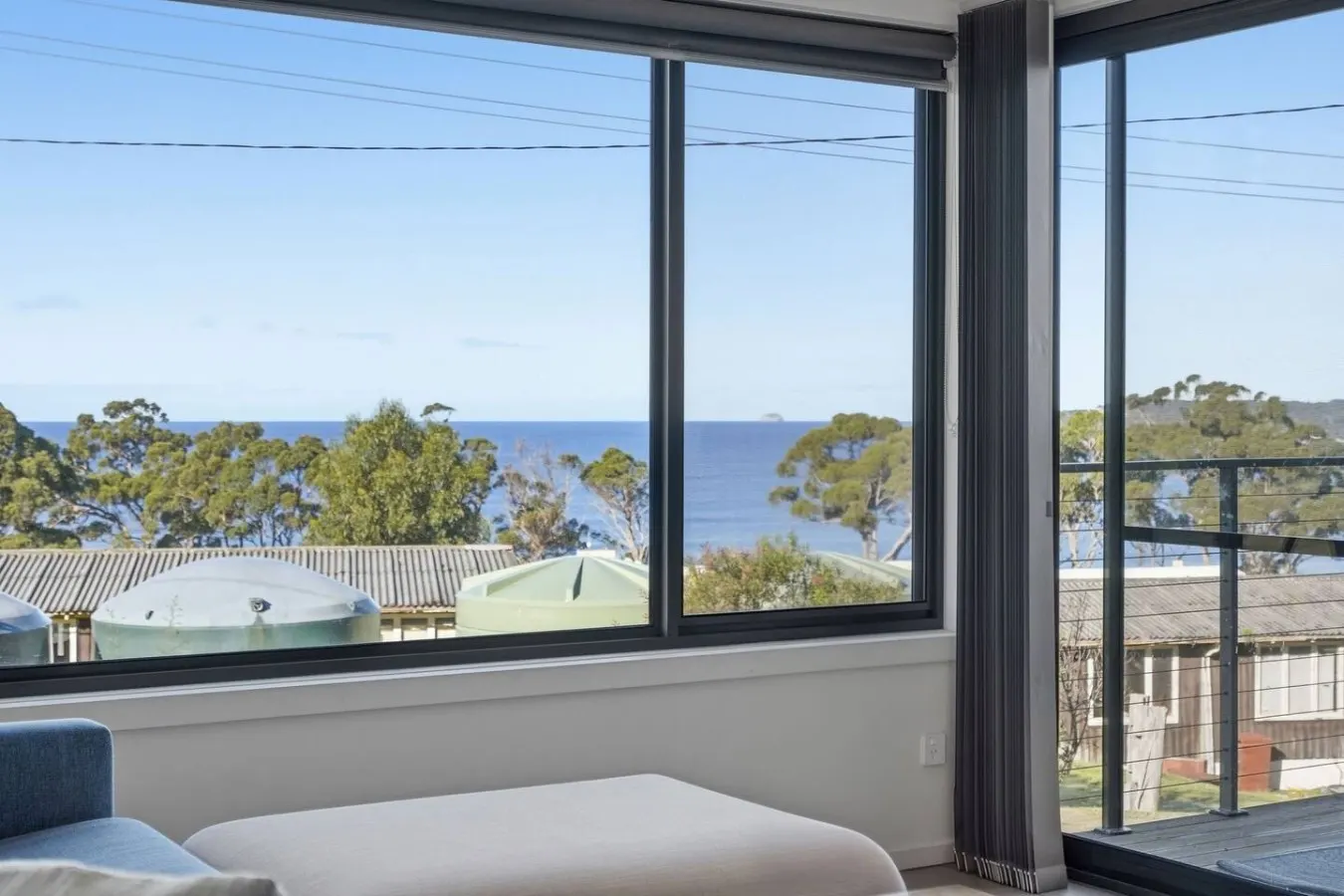 Pirates Bay Sea Views, Sunny Decks & Telescope 16