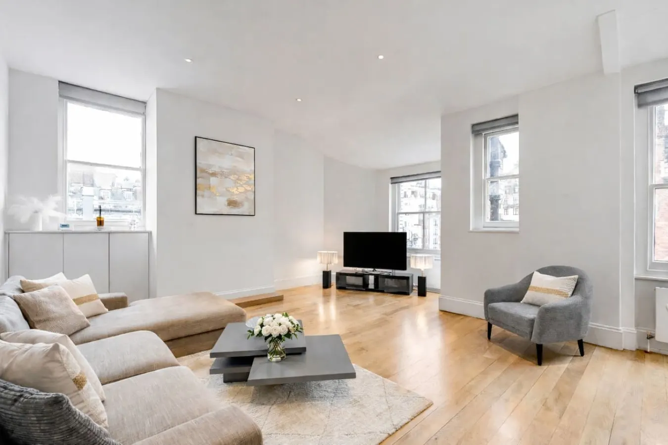 Marylebone 2-Bed | Chiltern Street | Lift Access — photo 2