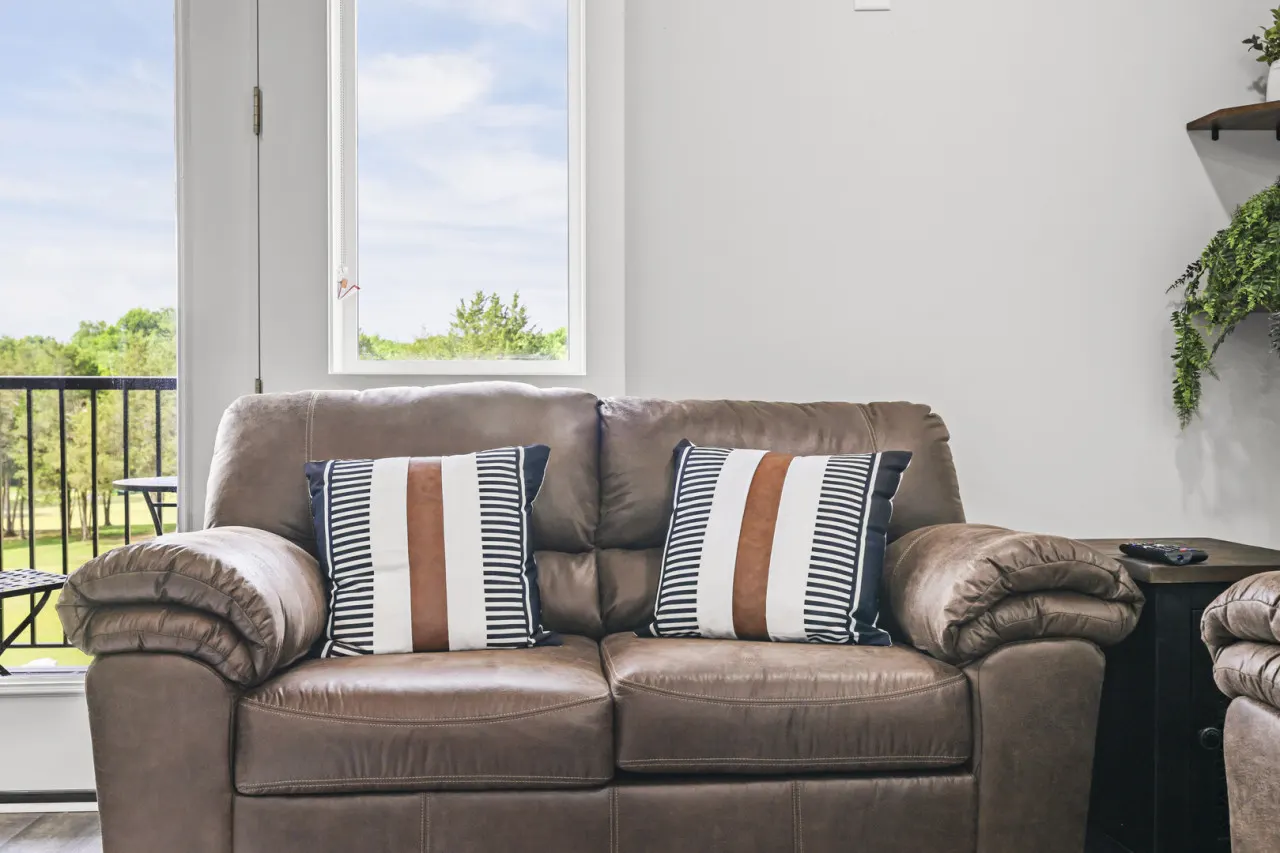 Luxurious Golf Course Condo in Exclusive Gated Community 9