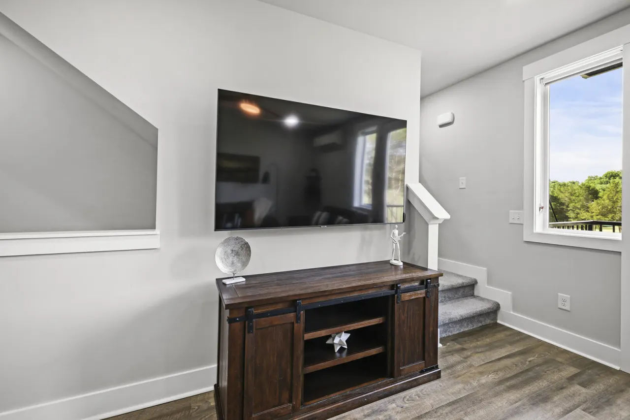 Luxurious Golf Course Condo in Exclusive Gated Community 11