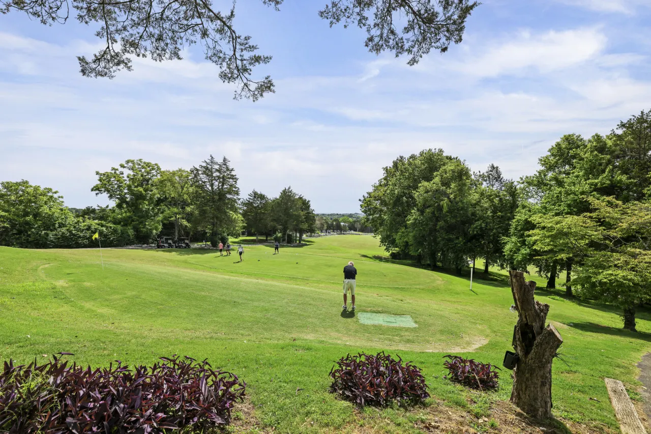 Luxurious Golf Course Condo in Exclusive Gated Community — photo 3