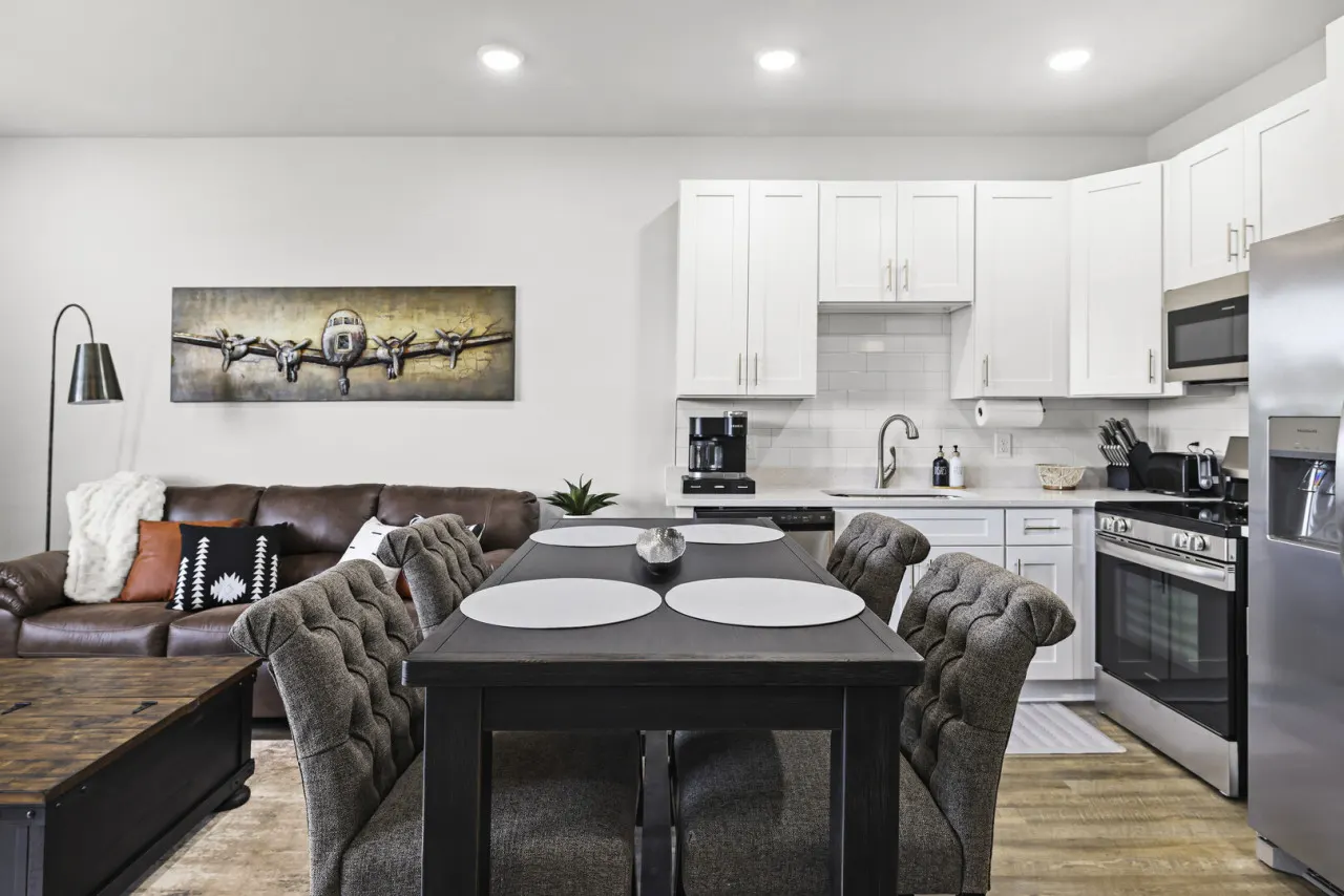 Luxurious Golf Course Condo in Exclusive Gated Community 8