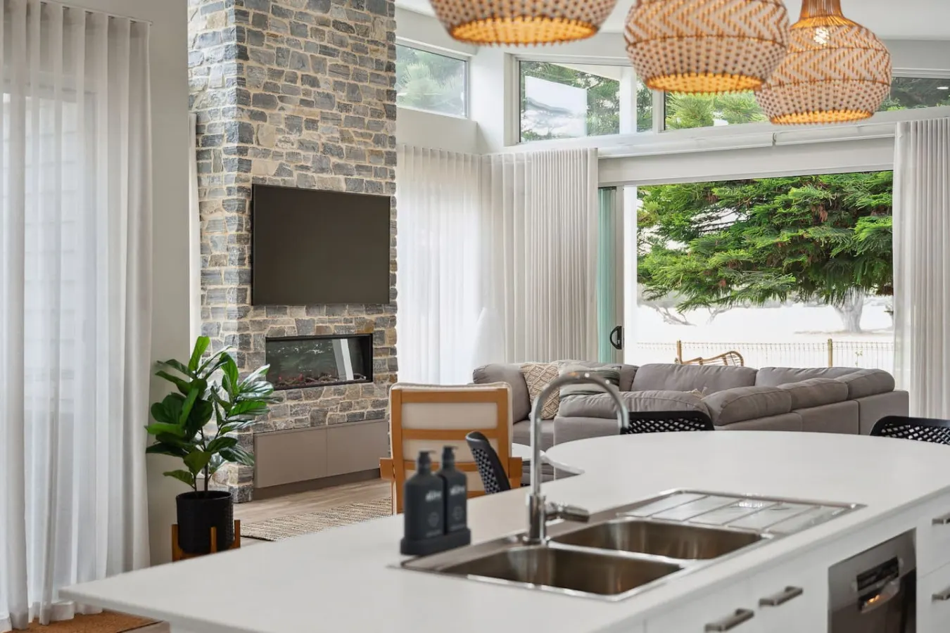 Fairview Greens—A Refined Golf Course Retreat 8
