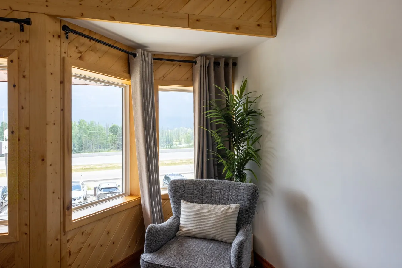 Suite 4 at The Gem | Cozy Two-Bedroom Retreat — photo 4