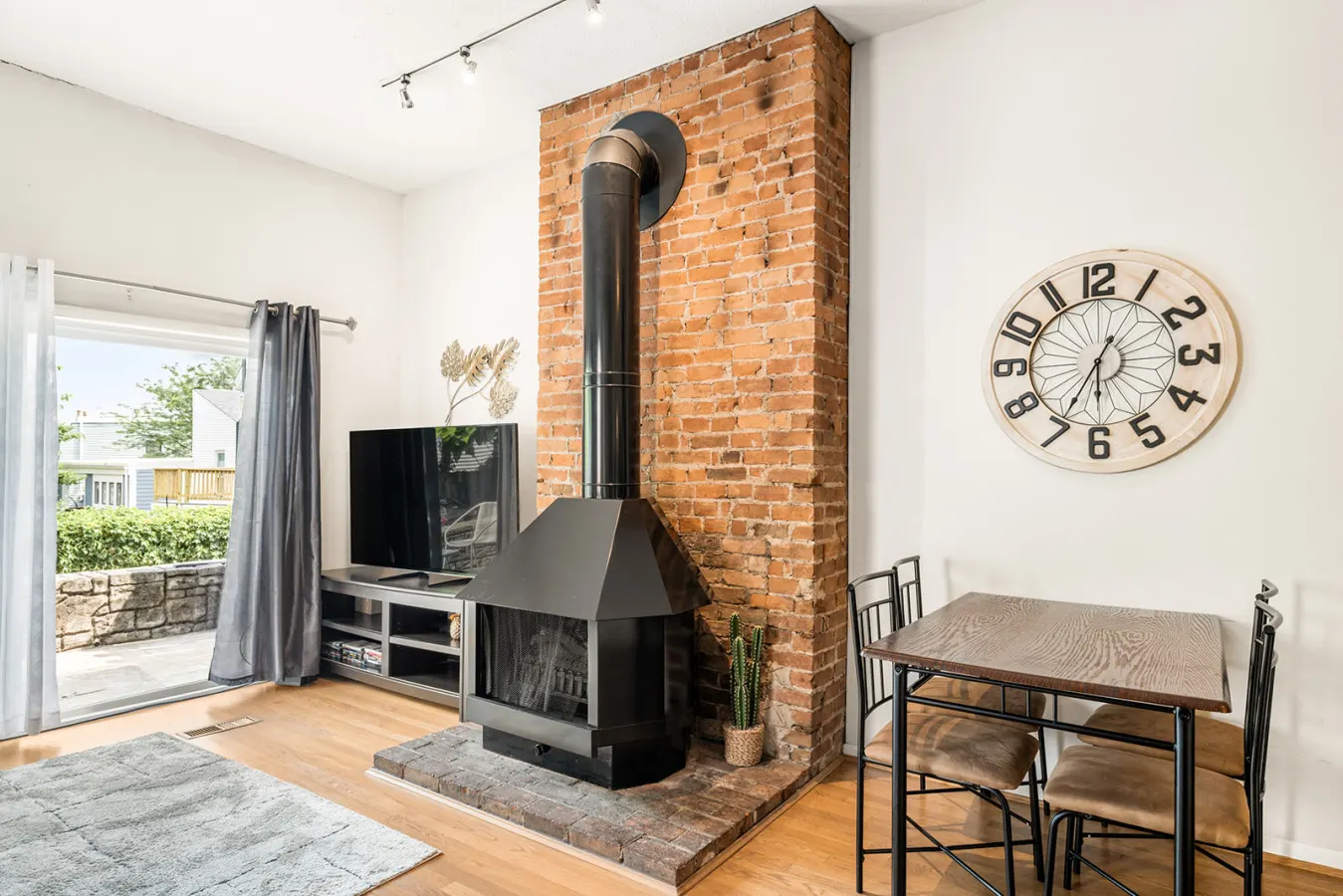 Mt. Adams 2BR Great Location! Steps from Monastery 1
