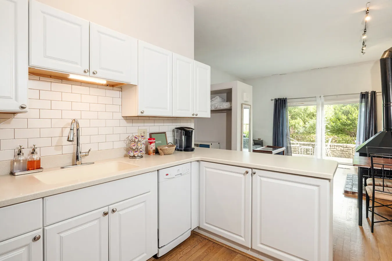 Mt. Adams 2BR Great Location! Steps from Monastery 10