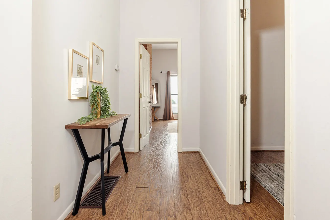 Mt. Adams 2BR Great Location! Steps from Monastery 14