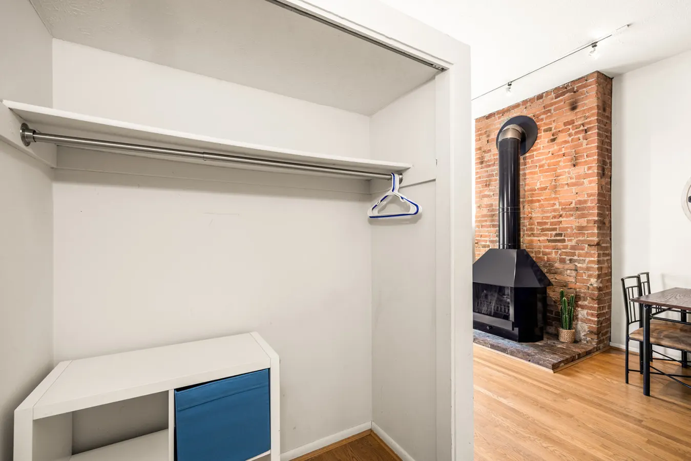Mt. Adams 2BR Great Location! Steps from Monastery 17