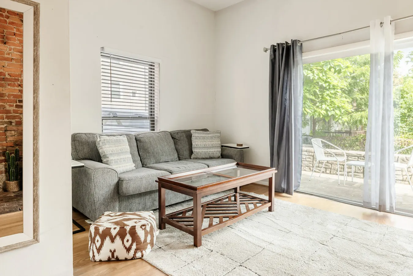 Mt. Adams 2BR Great Location! Steps from Monastery 3