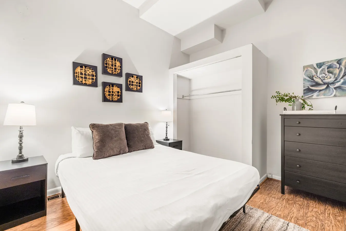 Mt. Adams 2BR Great Location! Steps from Monastery 7