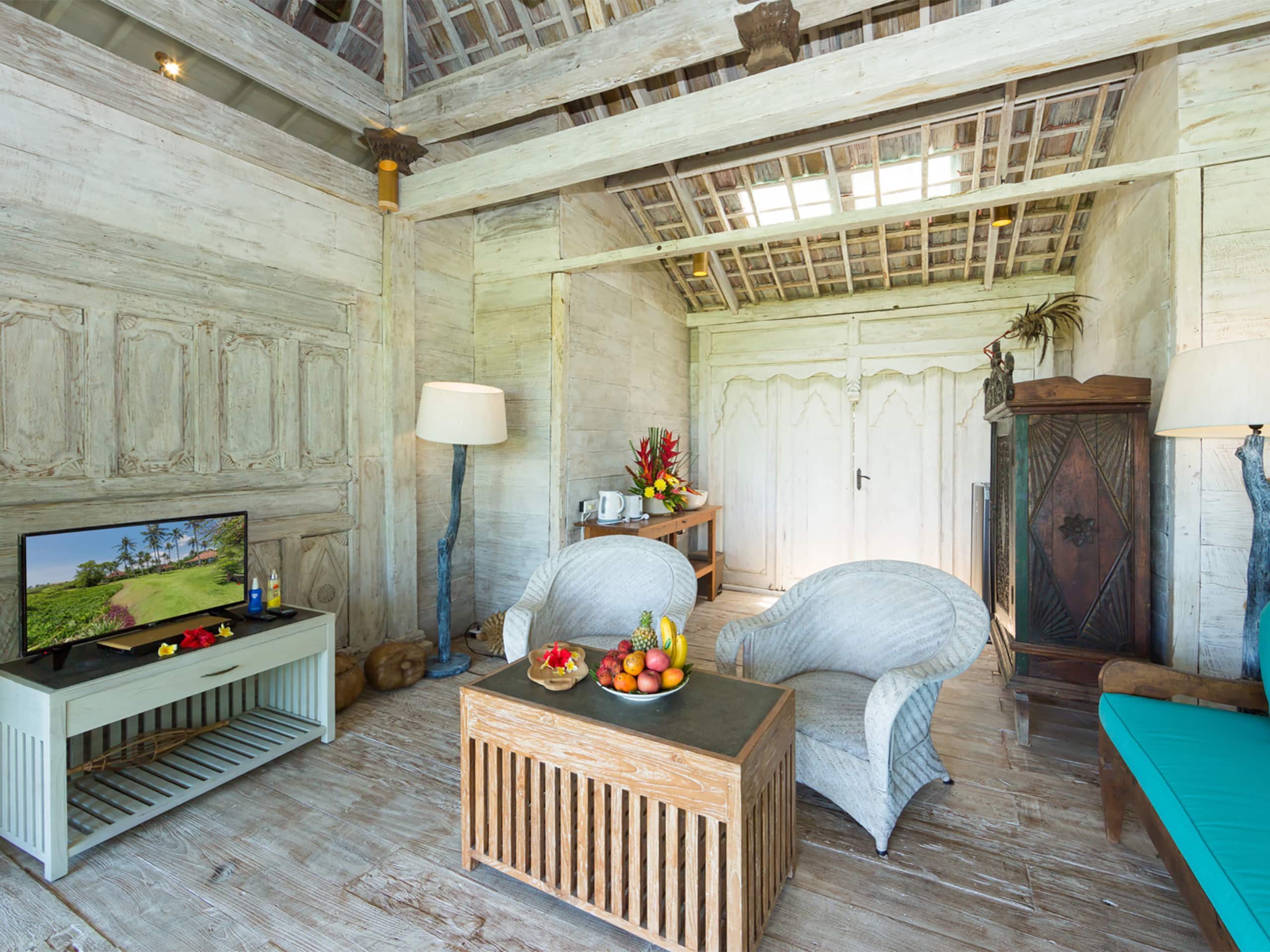 Tinggi Beach Villa River, 4BR, Canggu w/ chef 7