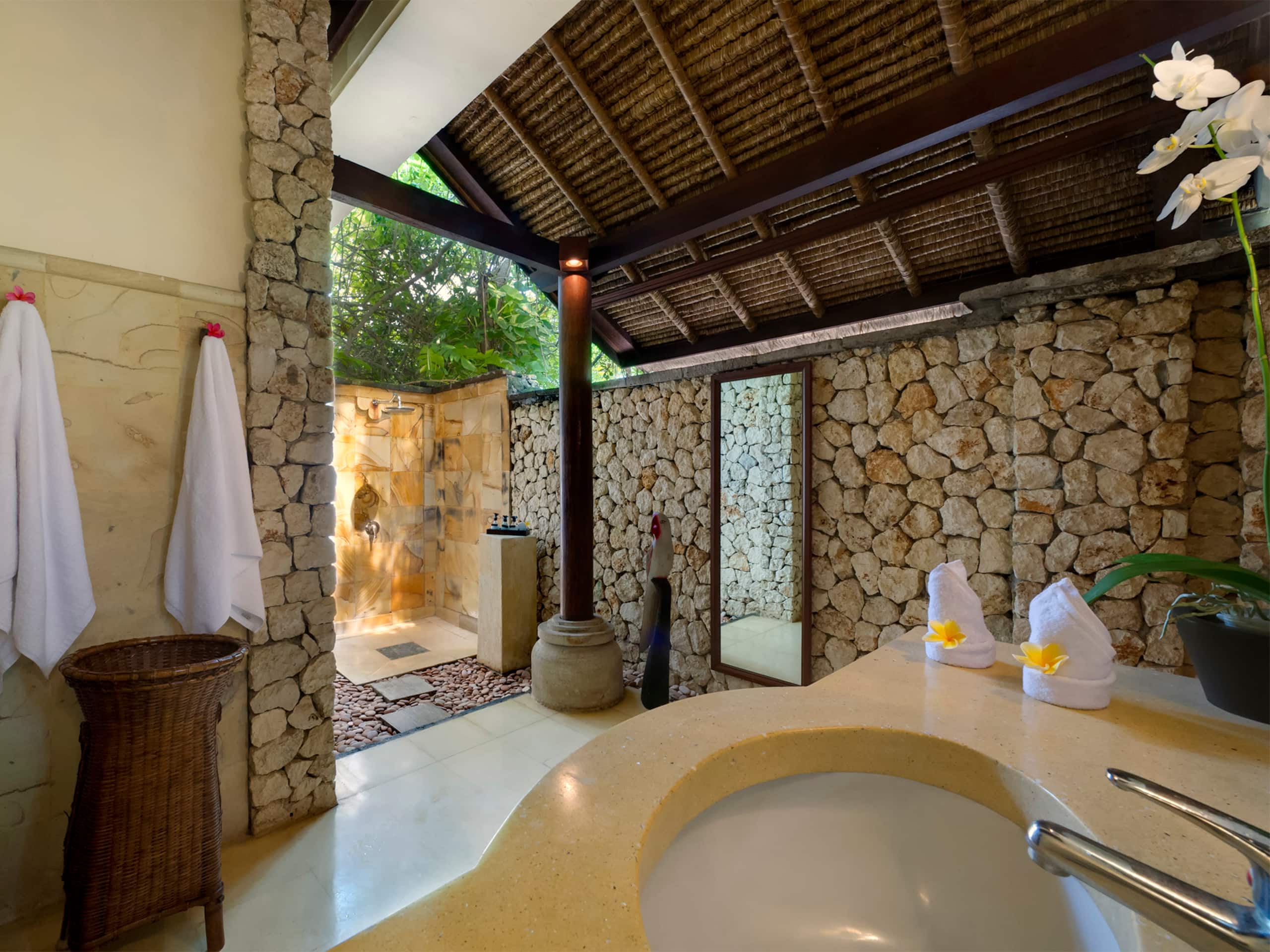 Tinggi Beach Villa River, 4BR, Canggu w/ chef 18