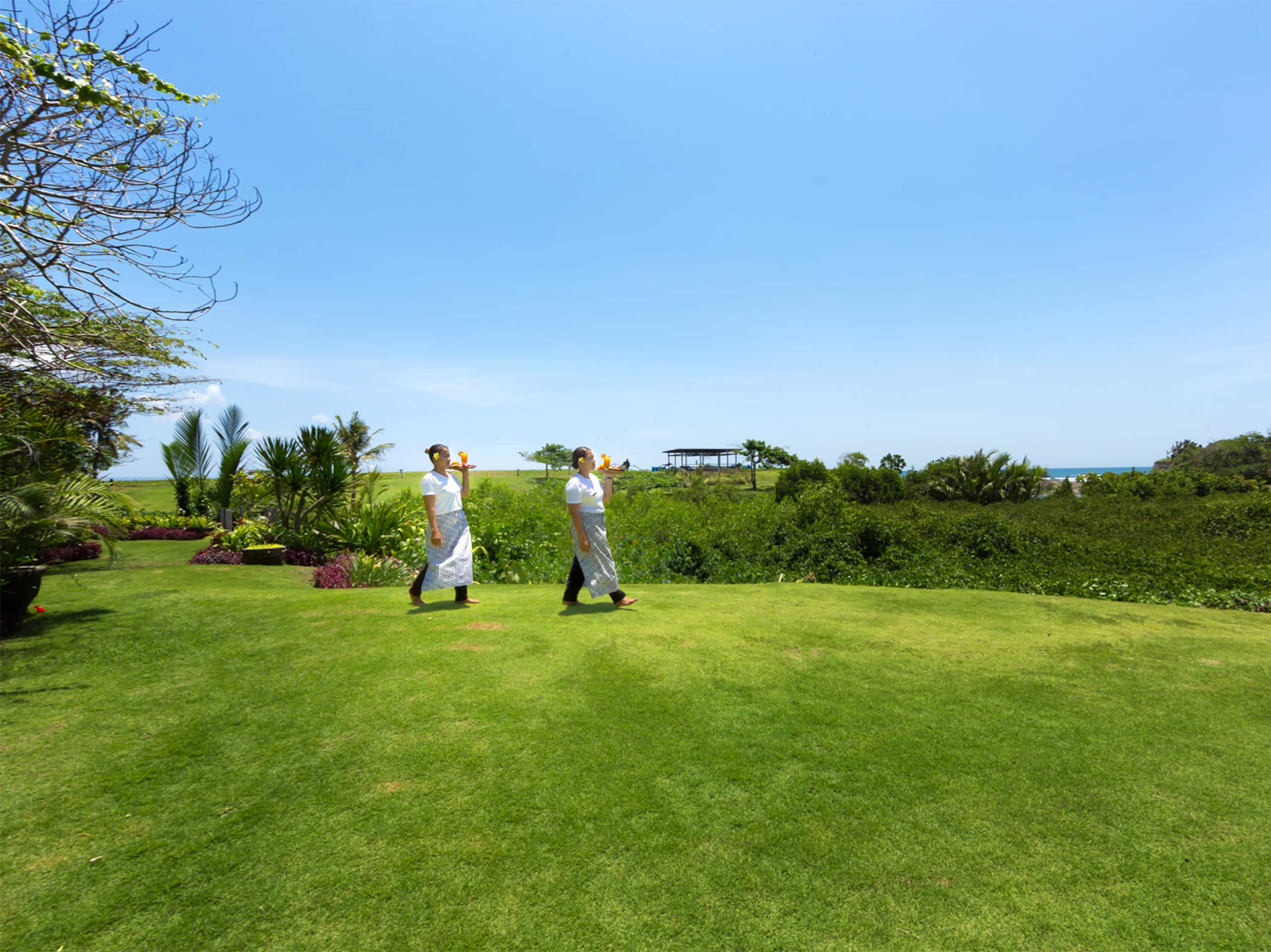 Tinggi Beach Villa River, 4BR, Canggu w/ chef — photo 5