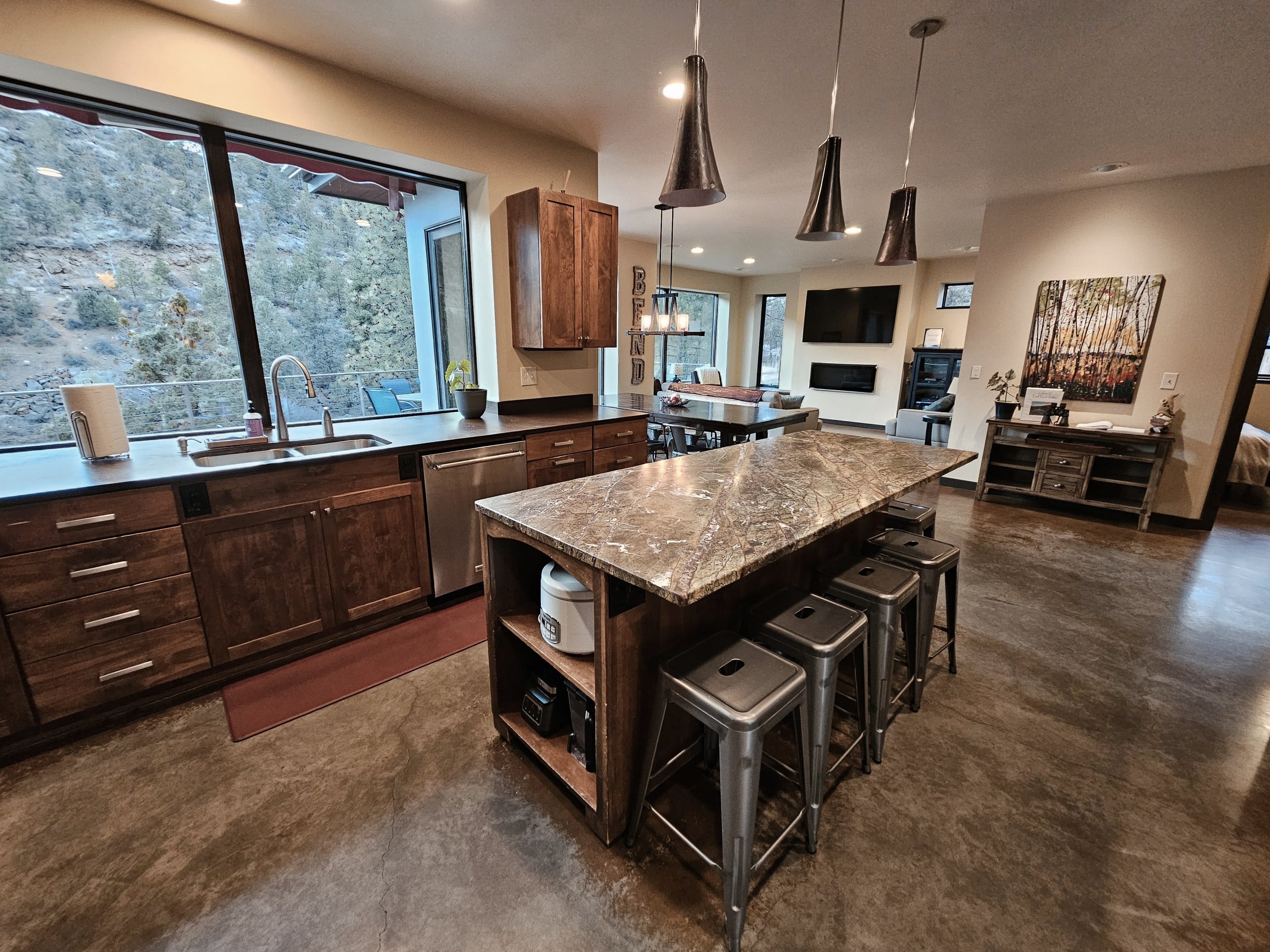 Bend River Retreat 24
