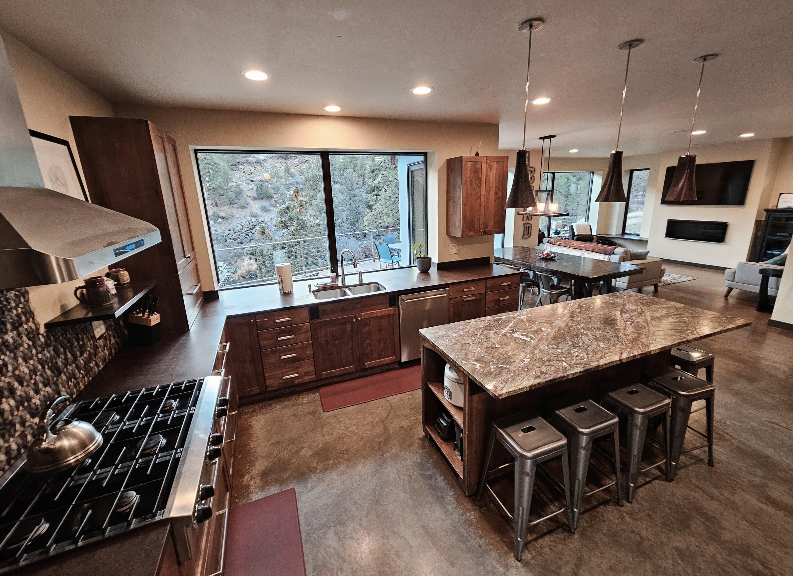 Bend River Retreat 26