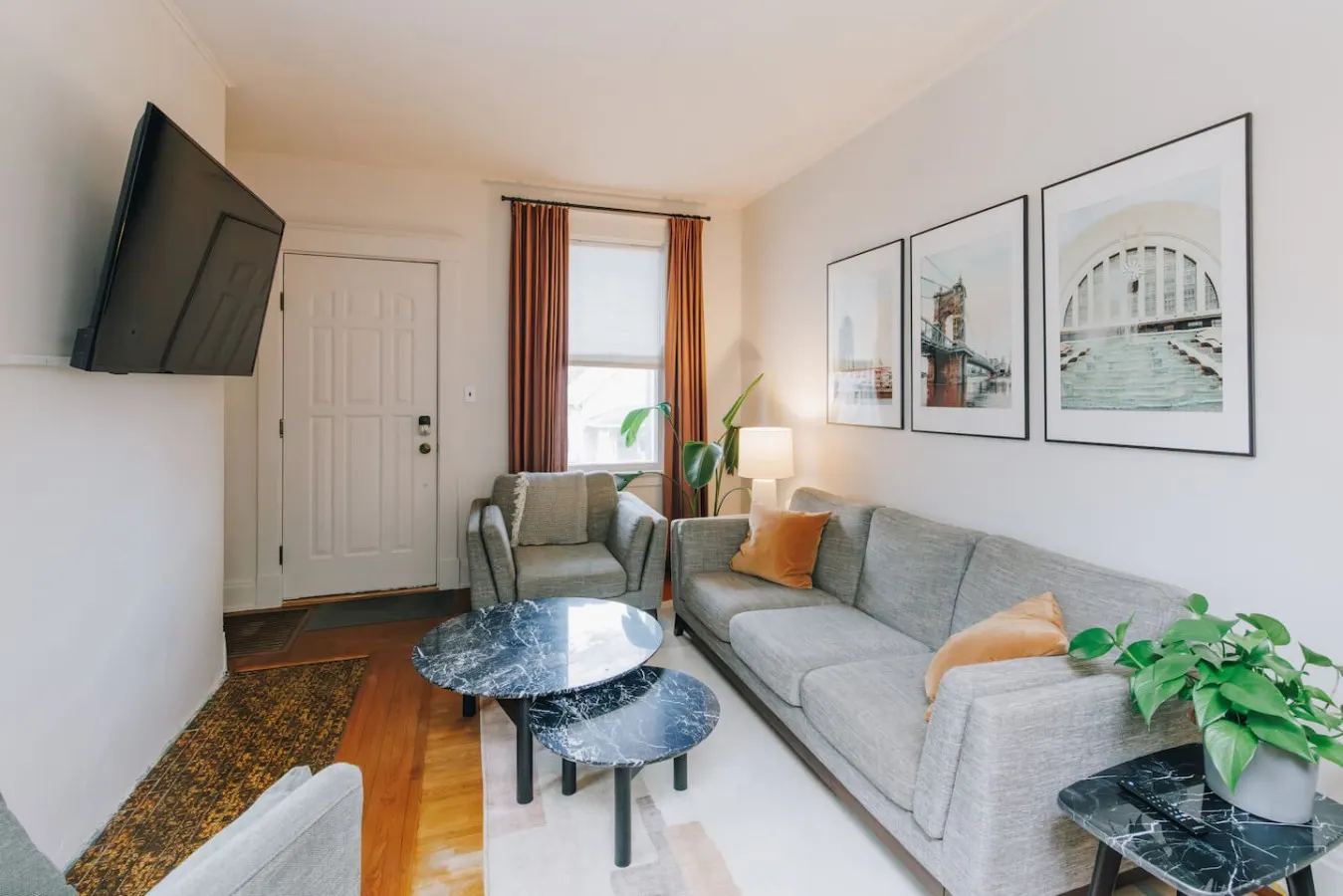 Cozy Mid-Century Bungalow, Close to All, Backyard 16