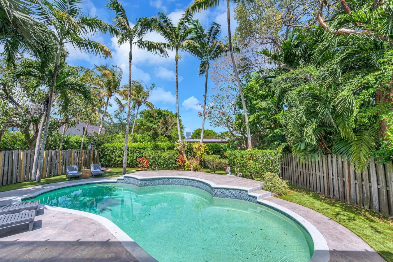 Wonderful Tropical Pool House Miami South Brickell 1