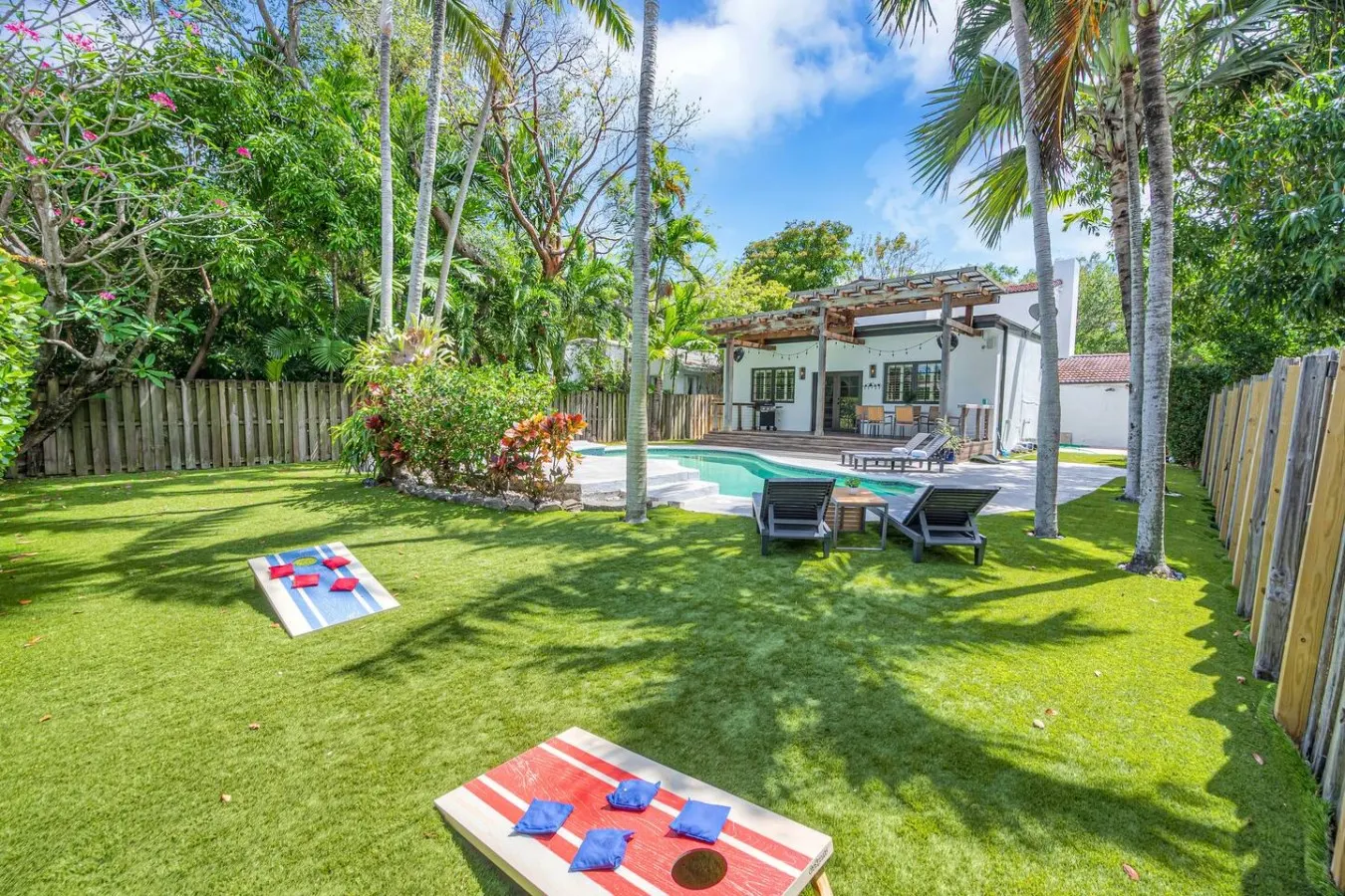 Wonderful Tropical Pool House Miami South Brickell 3